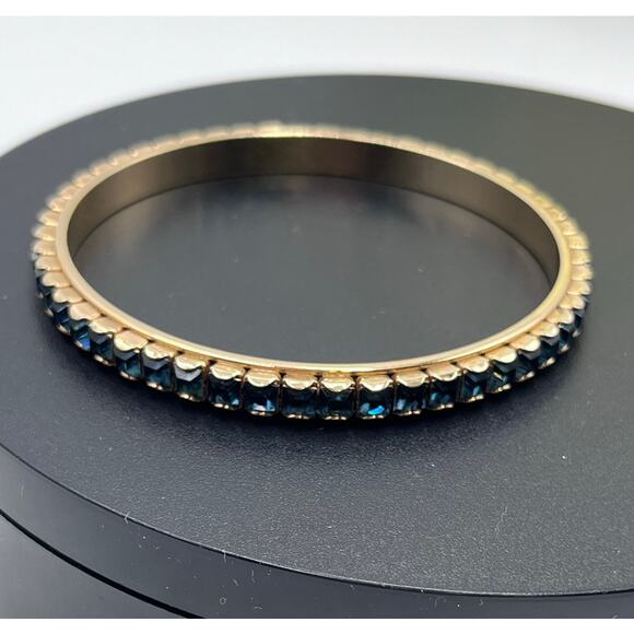 Swarovski Vintage 1980's Blue Crystal Unsigned Bangle Gold tone Bracelet - Picture 1 of 7